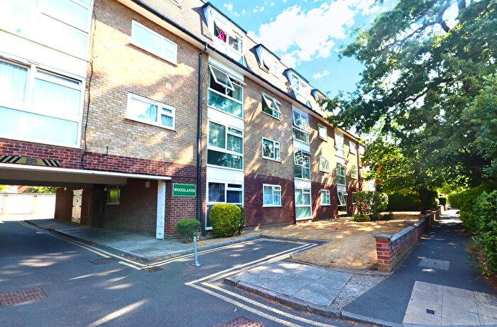 1 Bedroom Flat To Rent In South Bank, Surbiton, KT6