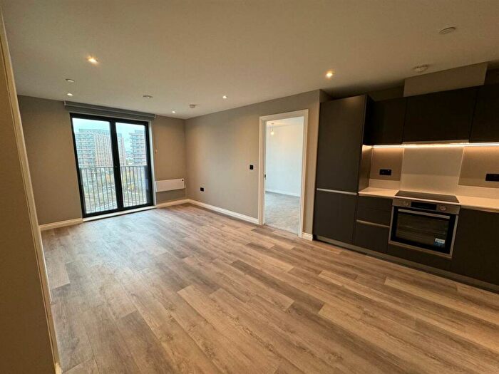 2 Bedroom Apartment To Rent In Springwell Gardens, Springwell Road, Leeds, LS12