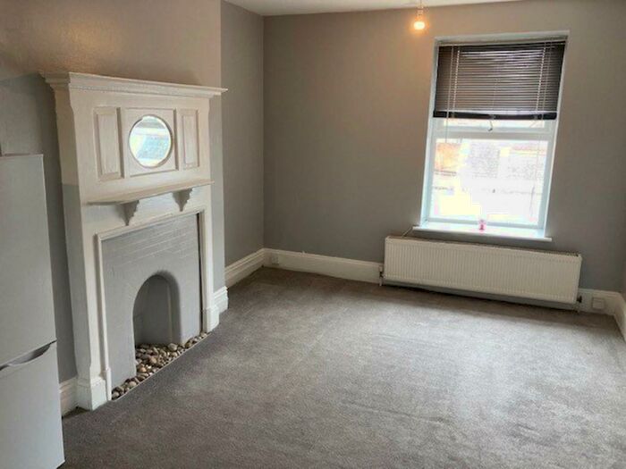 2 Bedroom Flat To Rent In Old Christchurch Road, Bournemouth, BH1