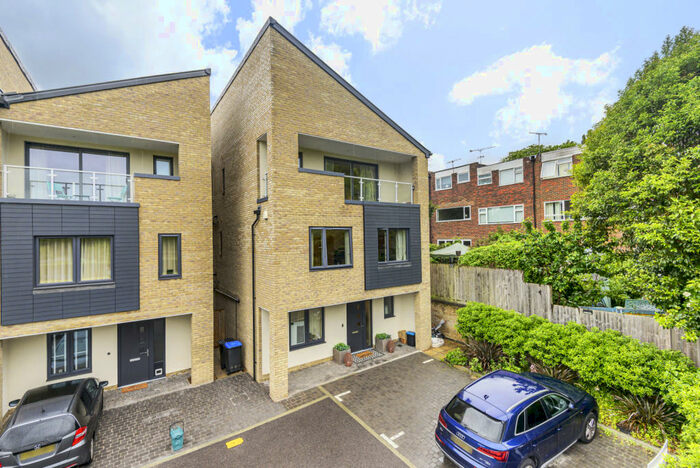 4 Bedroom House To Rent In Greenview, Blackness Lane, Woking, GU22