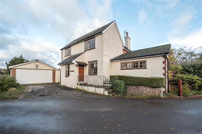 3 Bedroom Semi-Detached House For Sale In School Hill, Seale, Farnham, Surrey, GU10