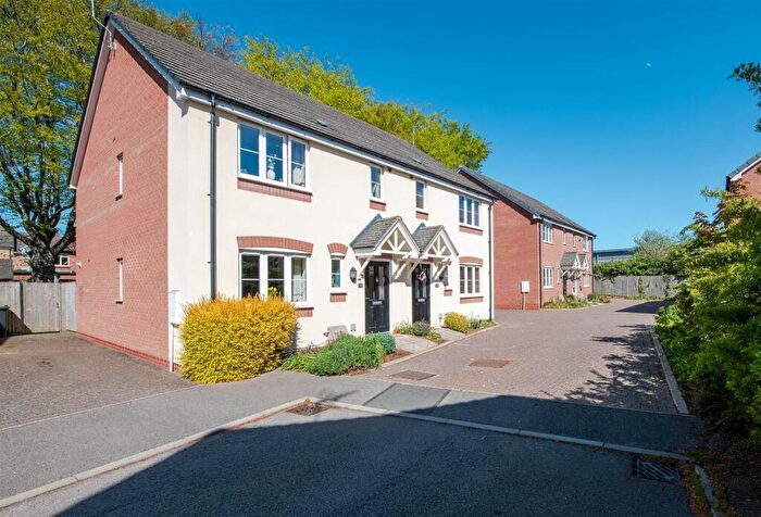 3 Bedroom Semi Detached House For Sale In Victoria Drive, Higham Ferrers, NN10