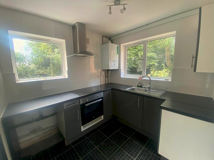 2 Bedroom Flat To Rent In Lichfield Road, Walsall, WS4