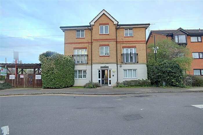 1 Bedroom Flat For Sale In Tysoe Avenue, Enfield, EN3