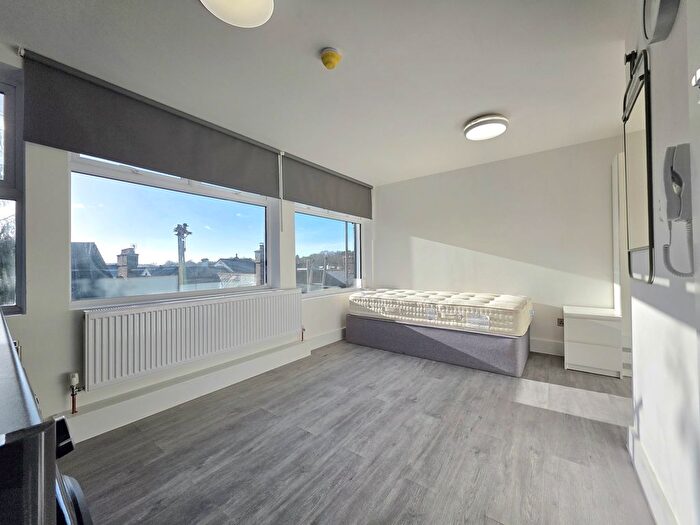 Studio To Rent In Lime Hill Road, Kent, TN1