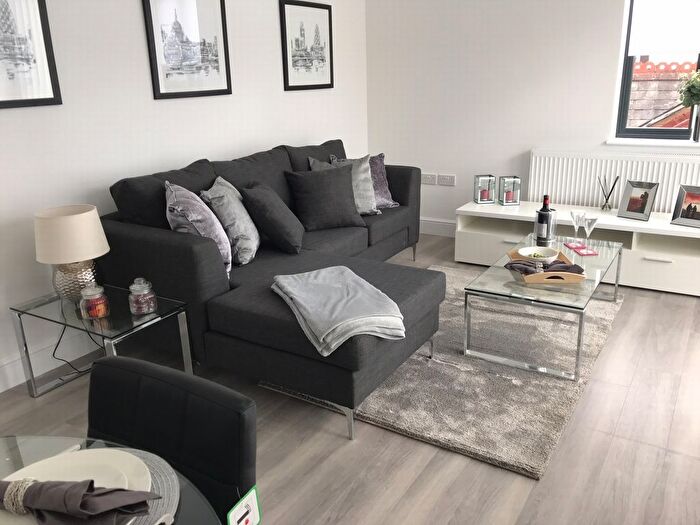 1 Bedroom Flat To Rent In Vicarage Road, Watford, WD18