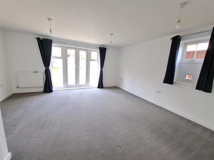 3 Bedroom House To Rent In Burgundy Drive, Hemel Hempstead, HP2