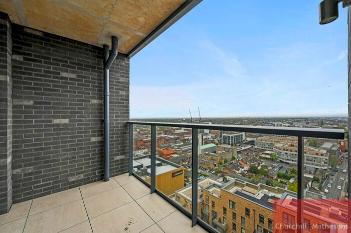 1 Bedroom Flat To Rent In Barratt House, Prince Regent Road, Hounslow, TW3