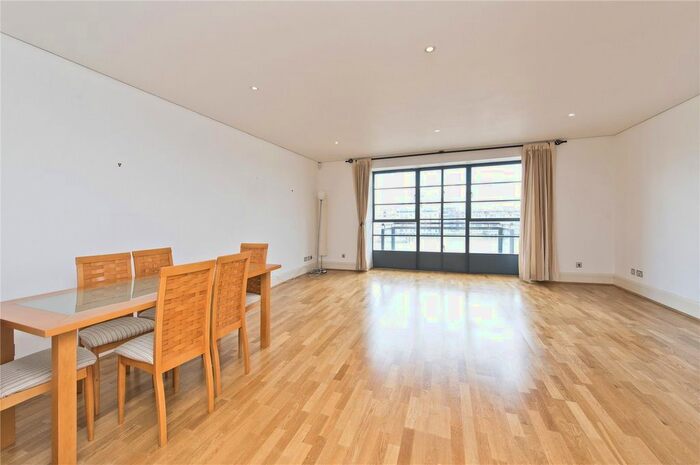 2 Bedroom Flat To Rent In Spice Quay Heights, Shad Thames, Tower Bridge, London, SE1