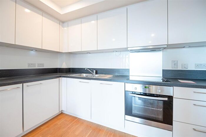 2 Bedroom Flat To Rent In Chartfield Avenue, London, SW15