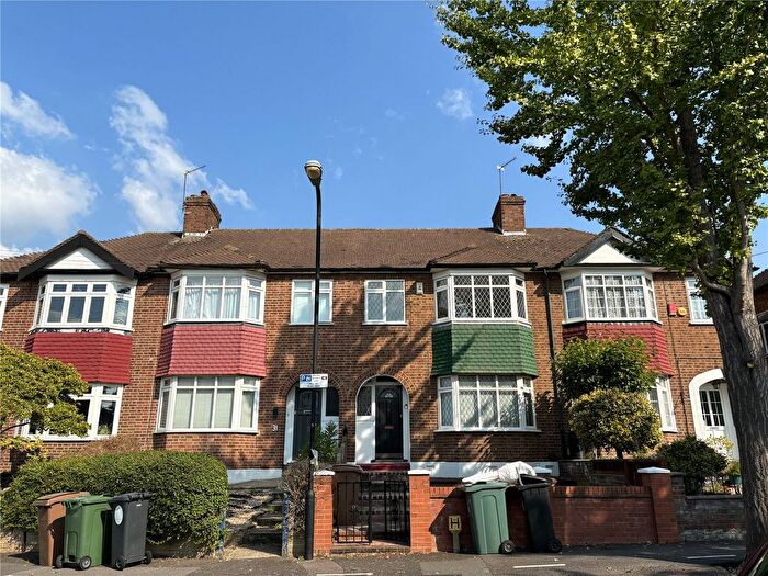 3 Bedroom Detached House To Rent In Carnanton Road, Walthamstow, London, E17