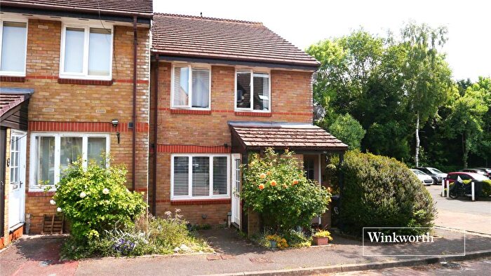1 Bedroom Maisonette To Rent In Botany Close, New Barnet, EN4