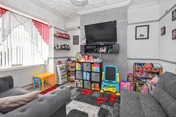 3 Bedroom Detached House For Sale In Canal Lane, Stanley, Wakefield, West Yorkshire, WF3