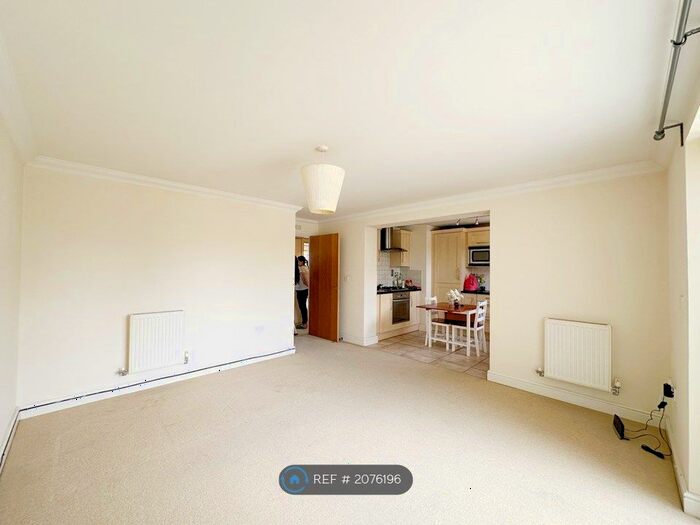 2 Bedroom Flat To Rent In Kelling Way, Broughton, Milton Keynes, MK10