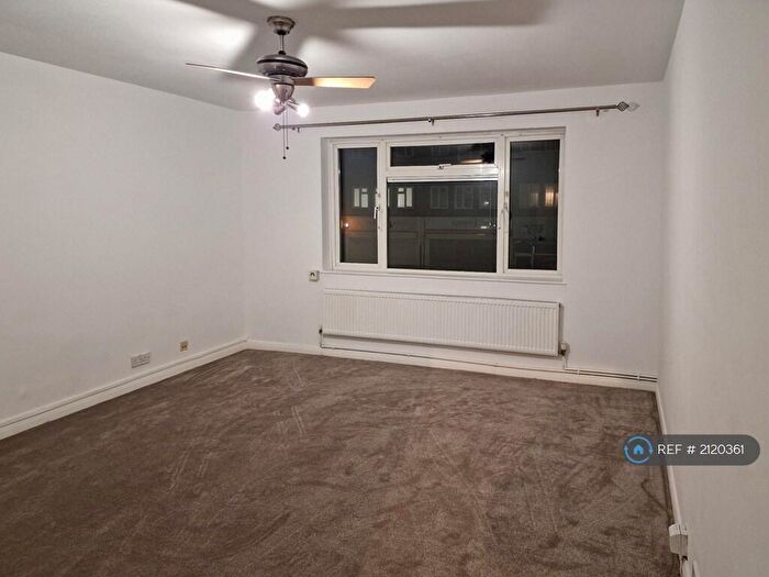 2 Bedroom Flat To Rent In Belmont Road, Erith, DA8