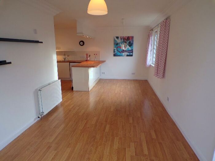 2 Bedroom Flat To Rent In Thorngrove Pl, Aberdeen, AB15