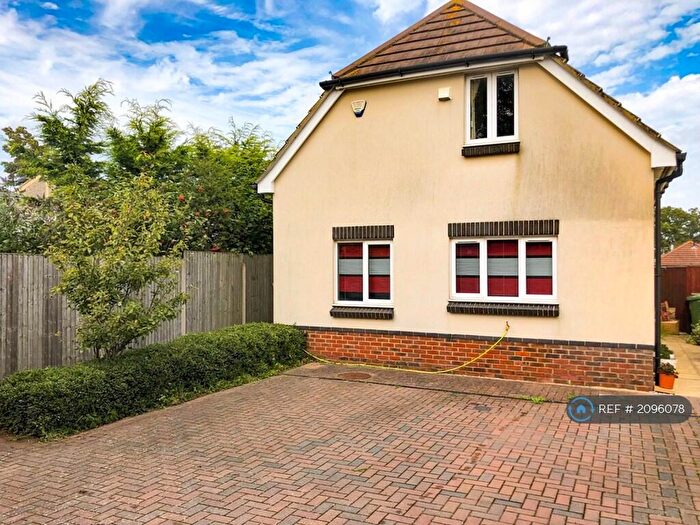 3 Bedroom Detached House To Rent In Saxon Close, Poole, BH15