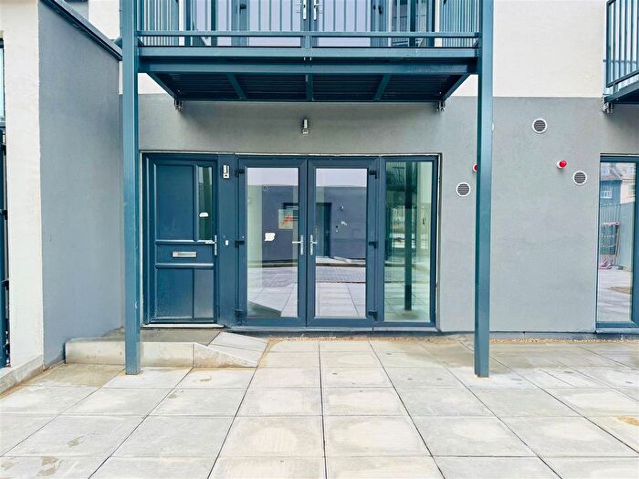 2 Bedroom Flat To Rent In Flat, Martin Court, Hastings, TN34