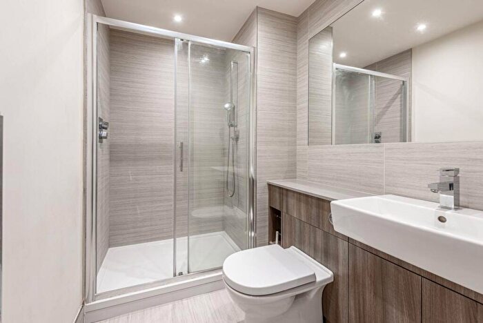 2 Bedroom Flat To Rent In Aerodrome Road, Colindale, London, NW9