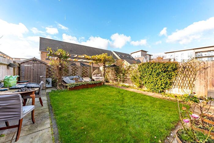 2 Bedroom End Of Terrace House To Rent In Wallingford Way, Maidenhead, SL6