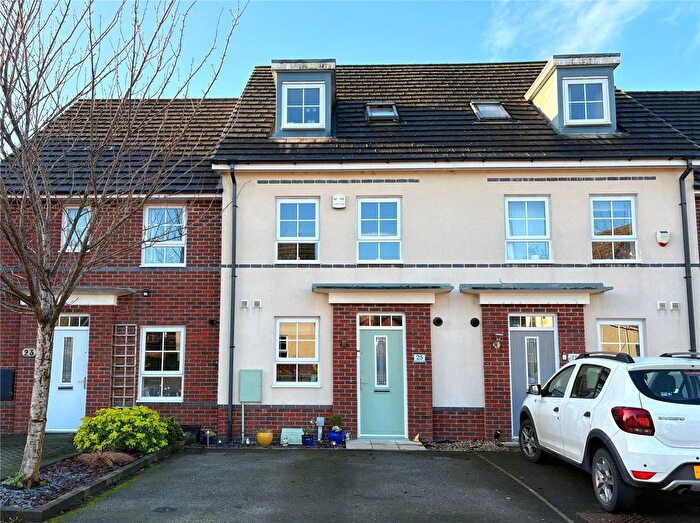 4 Bedroom Town House For Sale In Omrod Road, Heywood, Greater Manchester, OL10