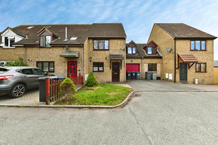 3 Bedroom End Of Terrace House For Sale In Wyke Road, Trowbridge, BA14