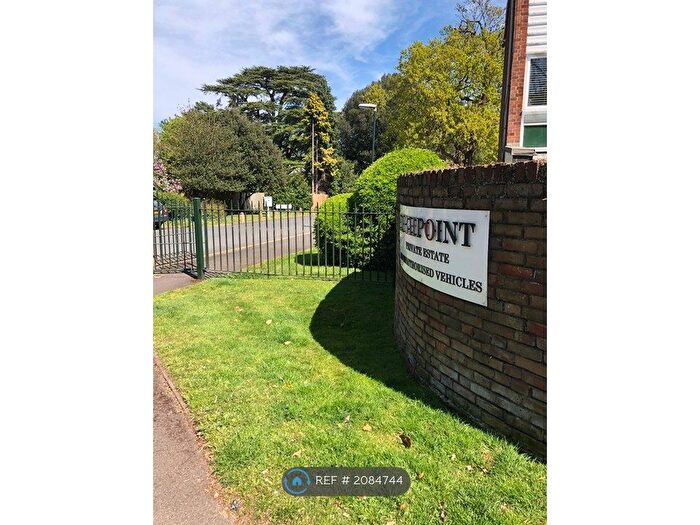 2 Bedroom Flat To Rent In High Point, Weybridge, KT13
