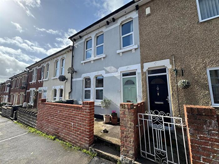 3 Bedroom Terraced House For Sale In Winifred Street, Swindon, SN3