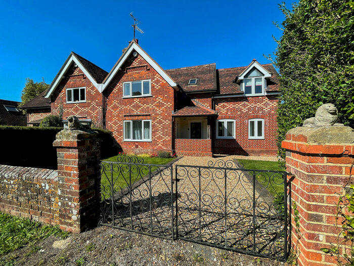 3 Bedroom Semi-Detached House To Rent In Chilcomb Lane, Winchester, SO23