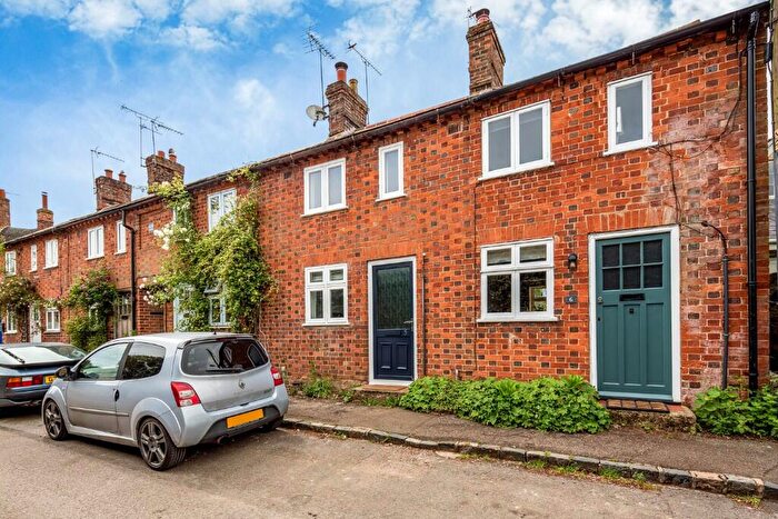 1 Bedroom Terraced House To Rent In Sion Terrace, Back Street, MK18