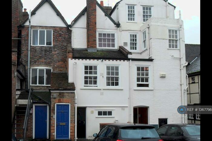 2 Bedroom Terraced House To Rent In High Street, Hemel Hempstead, HP1