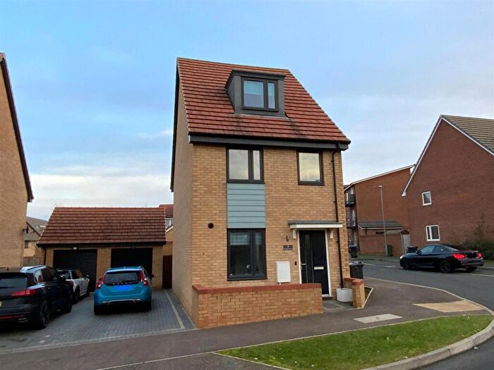 3 Bedroom Detached House For Sale In Berrenda Avenue, Whitehouse, Milton Keynes, MK8