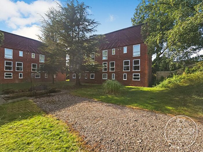 1 Bedroom Flat For Sale In Shelley Court, Cheadle Hulme, SK8