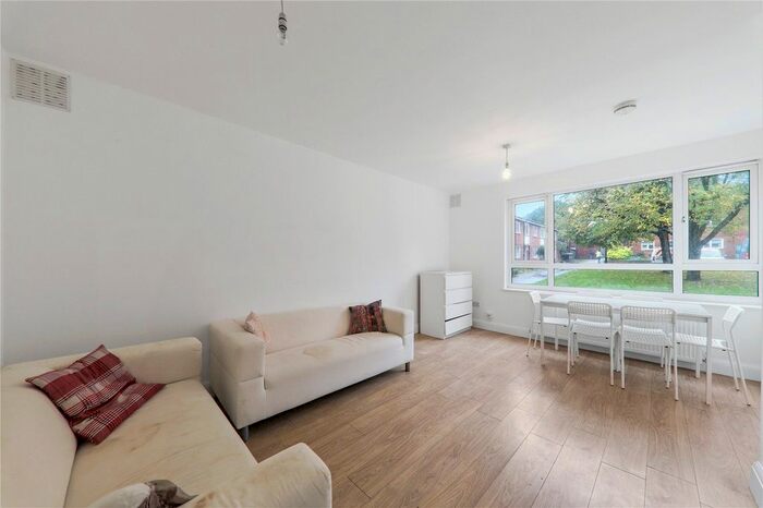 4 Bedroom Flat To Rent In Birchmore Walk, Highbury East, Islington, London, N5