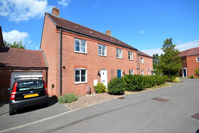 4 Bedroom Semi-Detached House To Rent In Baileys Way, Hambrook, Chichester, PO18