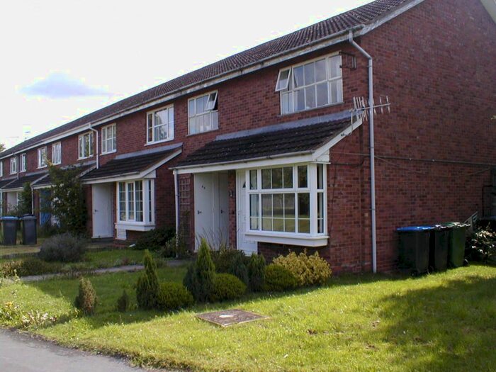 2 Bedroom Maisonette To Rent In Trevelyan Crescent, Stratford-Upon-Avon, CV37