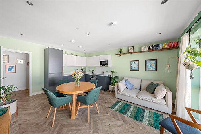 1 Bedroom Flat For Sale In Monkwood Way, Fish Island, E3