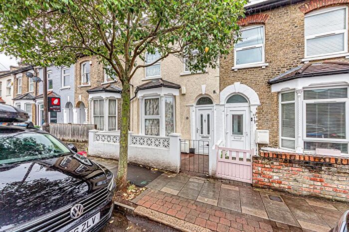 3 Bedroom Terraced House For Sale In Hollydale Road, Nunhead, SE15