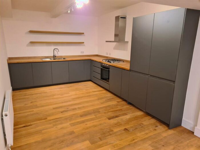 1 Bedroom Flat To Rent In The Island, Midsomer Norton, Radstock, BA3