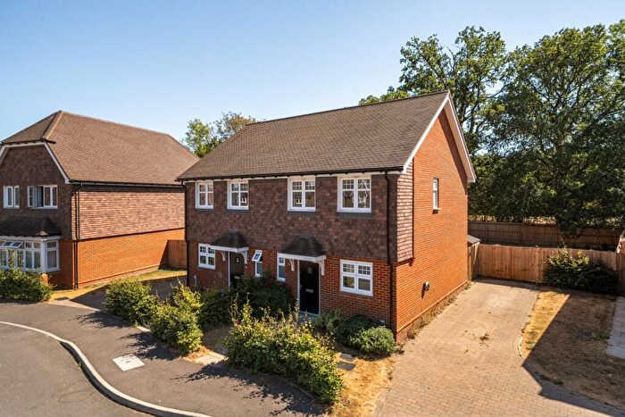 2 Bedroom Semi-Detached House To Rent In :, RH14