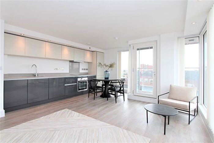 2 Bedroom Flat To Rent In Station Road, Premier House, HA8