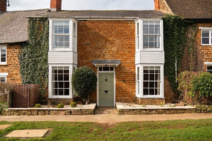 3 Bedroom Property For Sale In Croft Lane, Adderbury, OX17