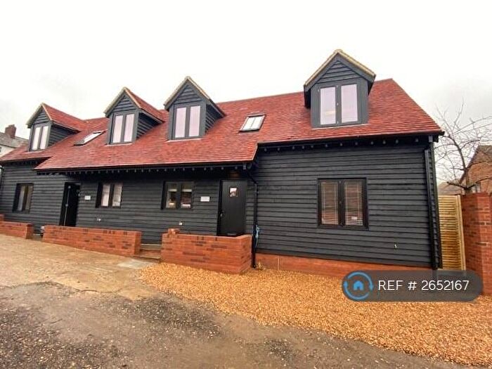 2 Bedroom Semi-Detached House To Rent In High Street, Princes Risborough, HP27