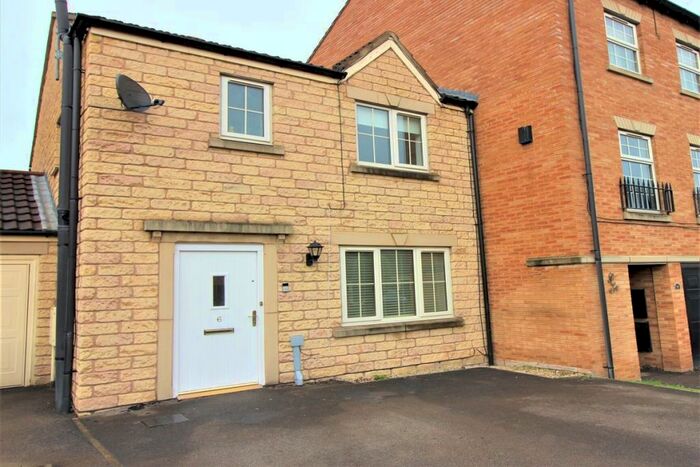 3 Bedroom Town House To Rent In Blue Mans Way, Catcliffe, Rotherham, Rotherham, S60