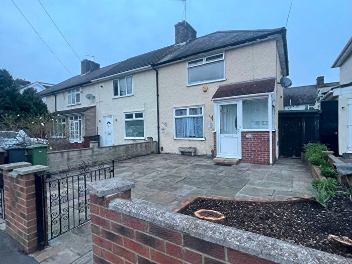 3 Bedroom End Of Terrace House To Rent In Harrold Road, Dagenham, RM8