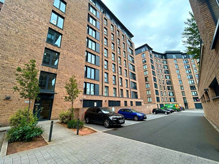 2 Bedroom Apartment To Rent In Lexington Gardens, B15