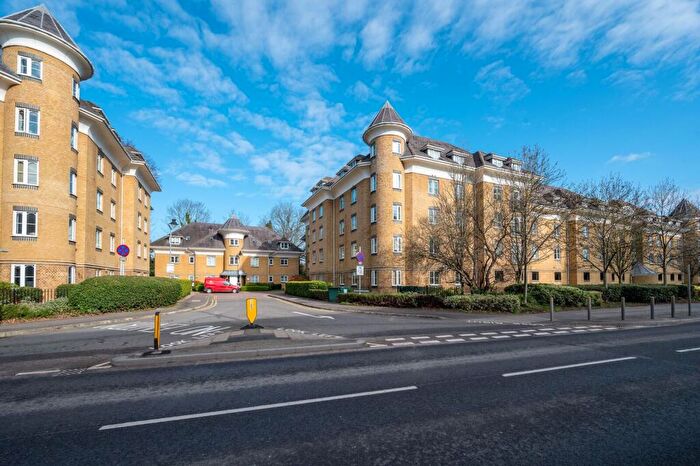 2 Bedroom Flat To Rent In Woking, GU21