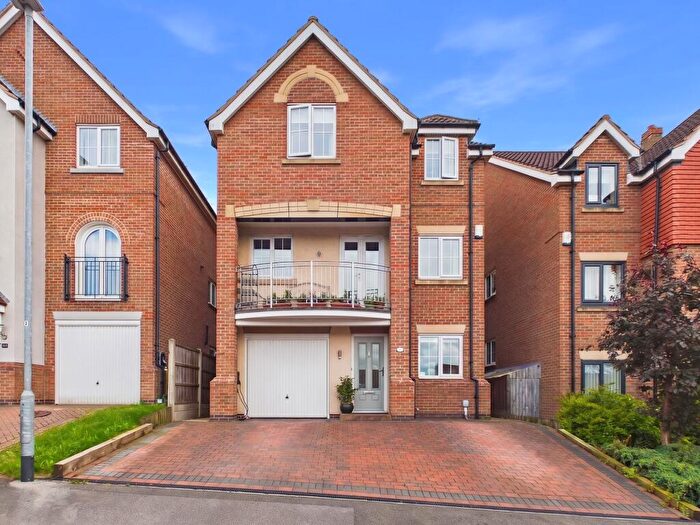 4 Bedroom Detached House For Sale In Blackthorn Close, Gedling, Nottingham, NG4