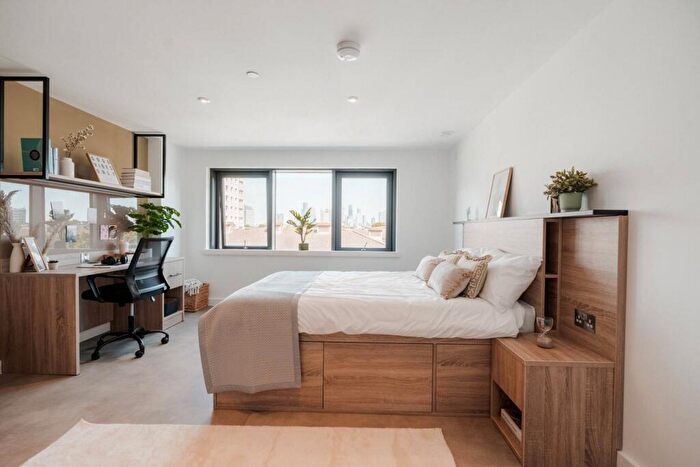 Studio To Rent In Childers Street, Deptford, London, SE8