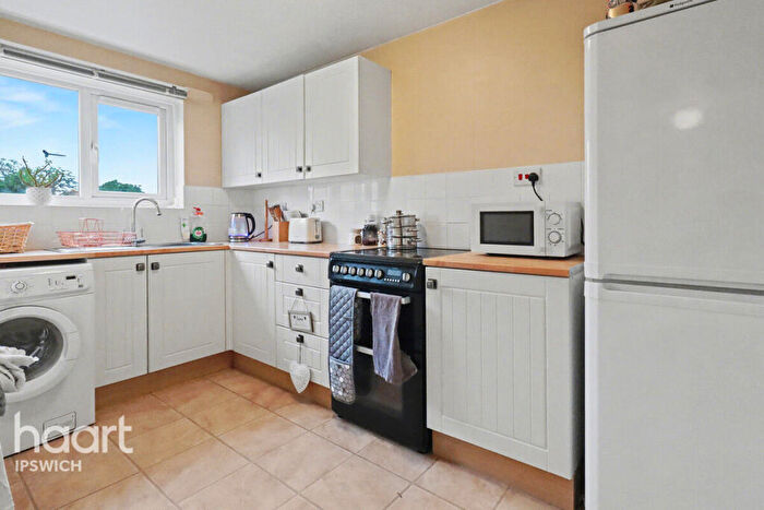 2 Bedroom Apartment For Sale In Emmanuel Close, Ipswich, IP2